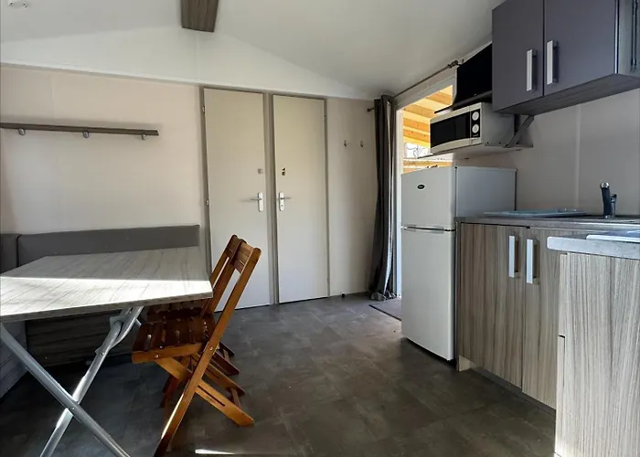 Camping Au Coeur De La Pinède Camiers