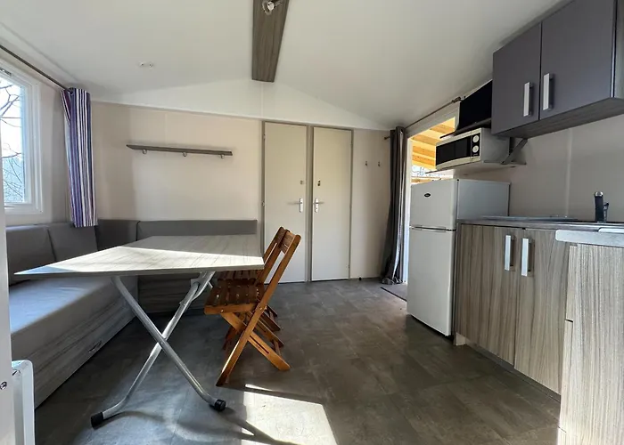 Camping Au Coeur De La Pinède