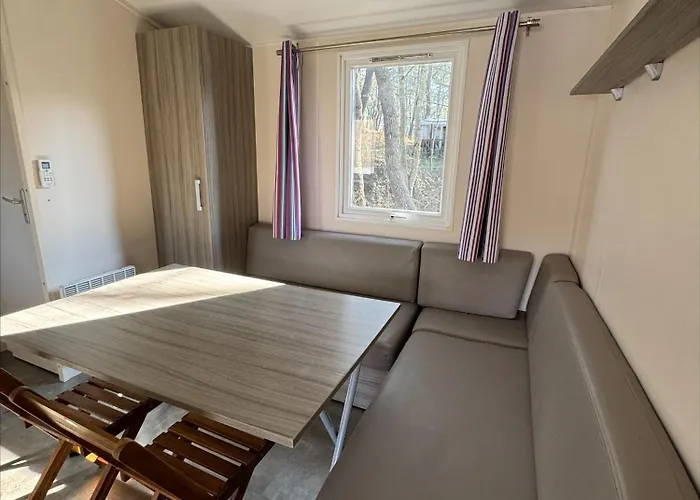 Camping Au Coeur De La Pinède *